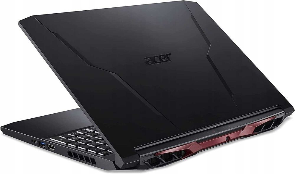 Laptop Acer Nitro 5 AN515-45 z kartą graficzną RTX 3060, procesorem Ryzen 5 5600H i 16GB pamięci RAM. Ekran o przekątnej 15-15.9\