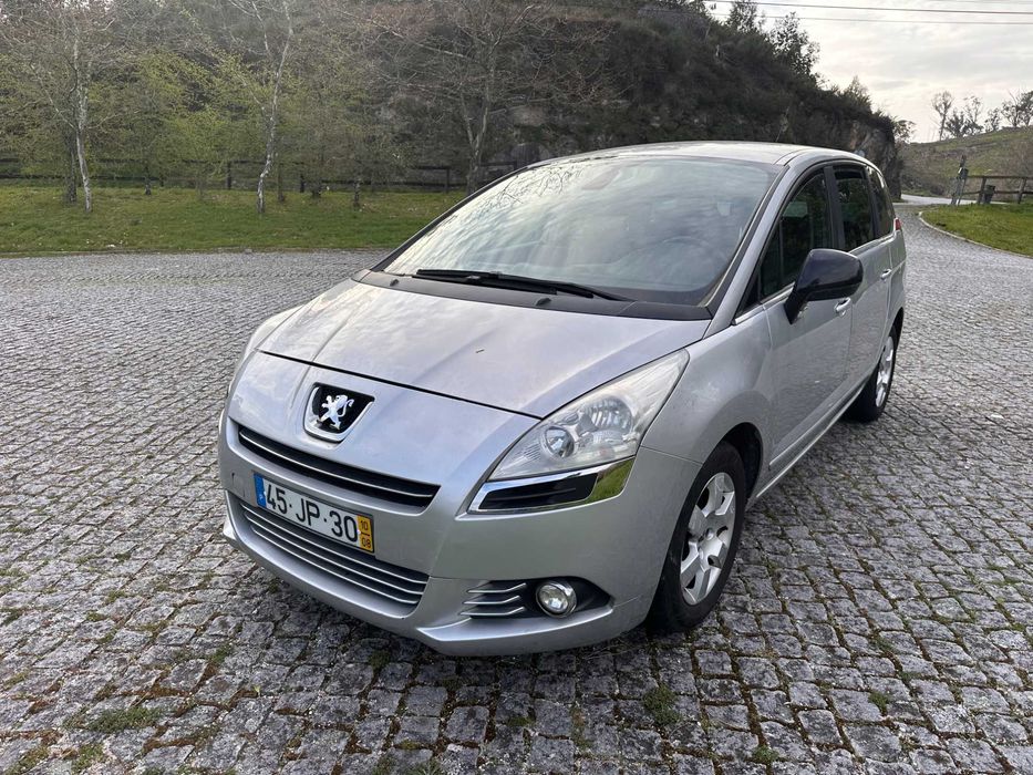 Peugeot 5008 1.6 HDI 115cv – 7 Lugares