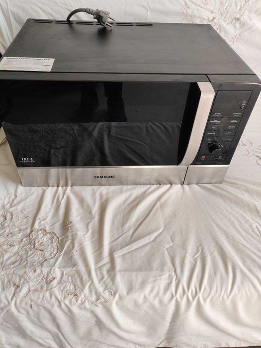 Мікрохвильова піч Samsung