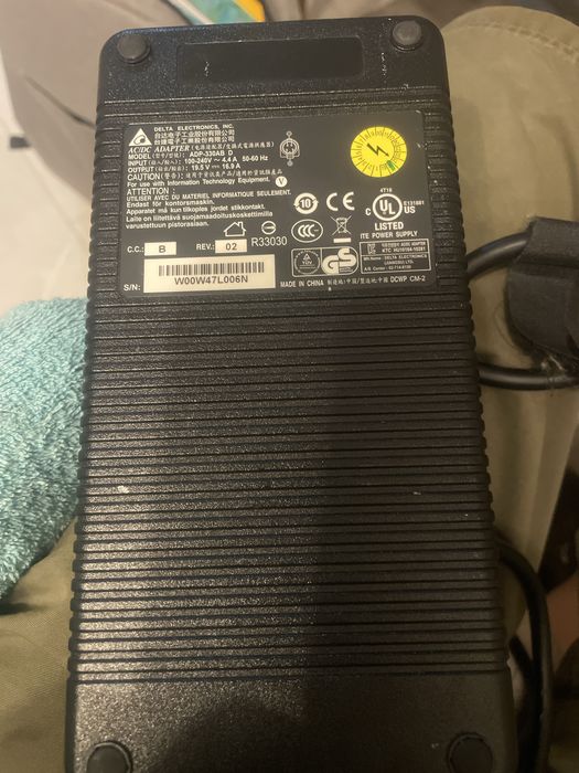 Блок живлення Delta 330W 19.5V 16.9A (ADP-330AB D)