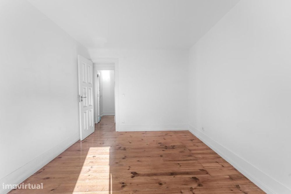 Apartamento T2 + 1 com vista, Estrela, Lisboa
