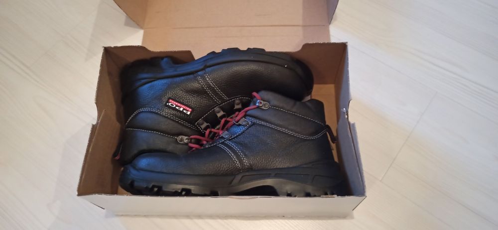 Buty robocze z noskiem Nowe! 43