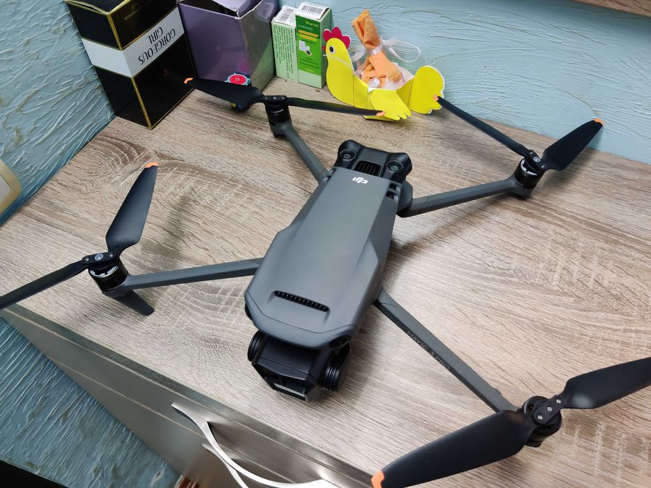 Дрон DJI Mavic 3 Pro квадрокоптер drone Mavik Мавік мавік 3 про