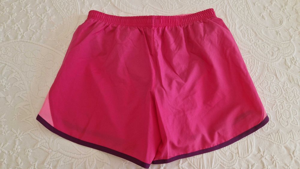 Calções Nike rosa, tamanho XL