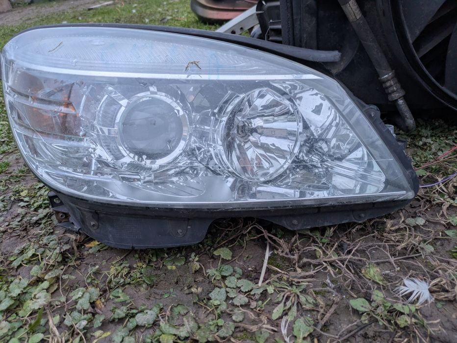 Передня частина взборі mercedes c class w204 європа мерседес ц клас в2