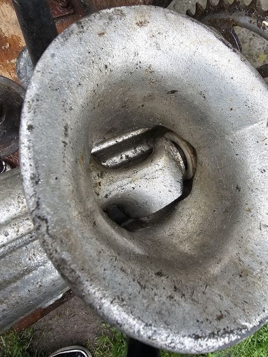 Maszynka alfa 22 z silnikiem.elektrycznym.
