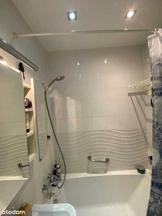 2100plnRataje obok Selgrossa , Armii Krajowej 2 pokoje, balkon, widok.