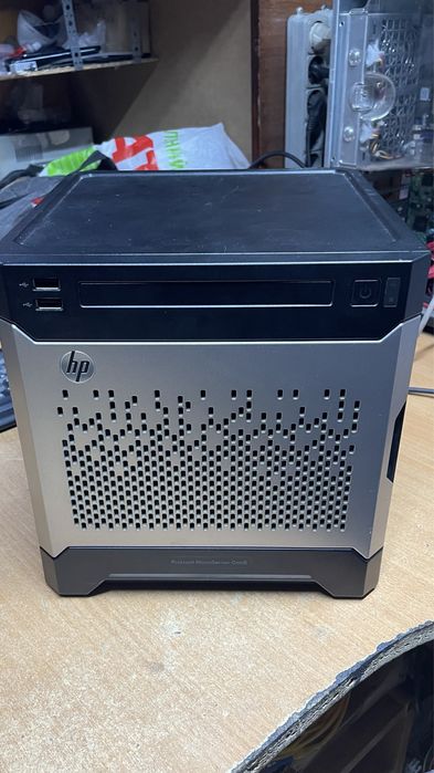 Сервер HP ProLiant MicroServer Gen8