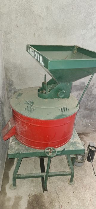 Moinho de milho eletrico