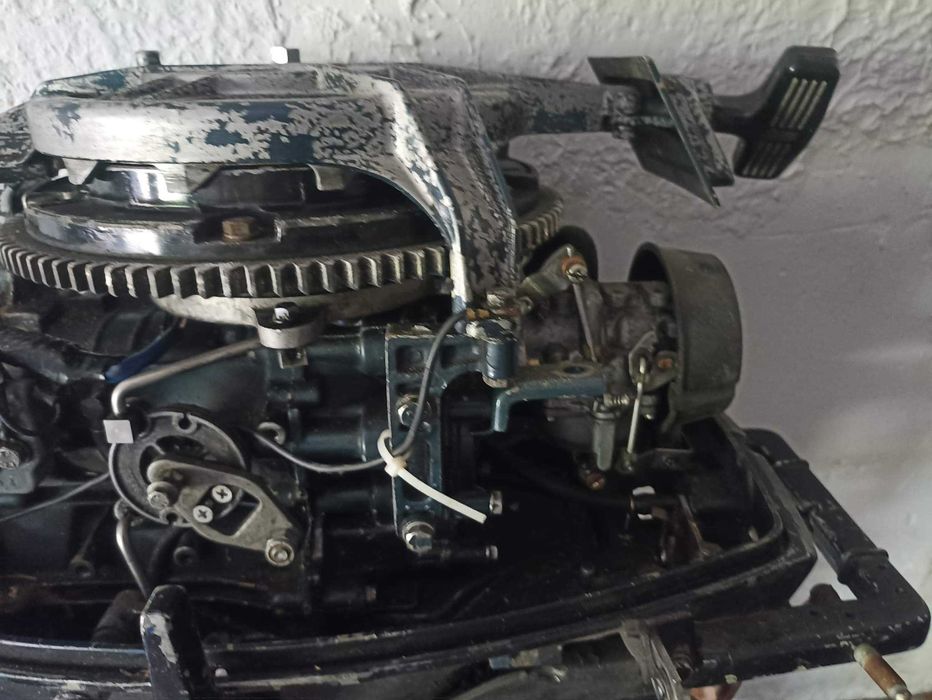 Silnik yamaha 25 KM  648 dwusuwowy, stopa S , na części uszkodzony