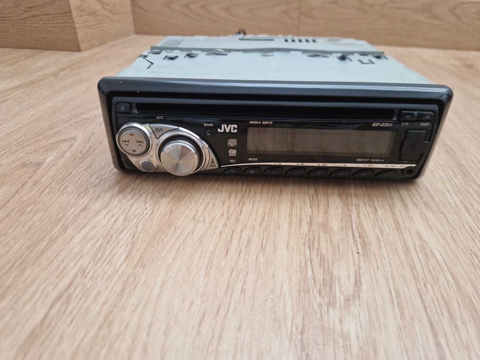 Rádio Auto JVC em bom estado e a funcionar perfeitamente.