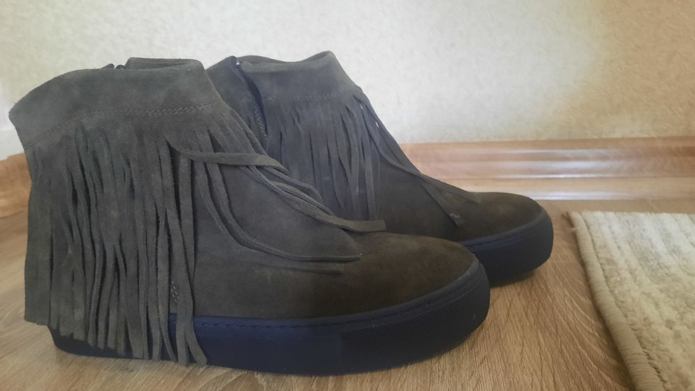Ботінки демисезонні замшеві нові