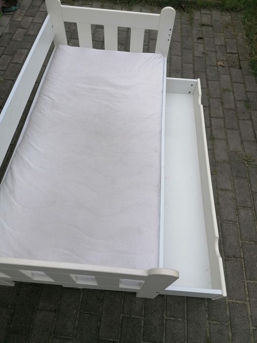 Łóżko dziecięce białe