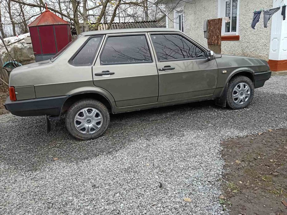 Продам ваз 21099 машина на ходу сів поїхав свіжа страховка