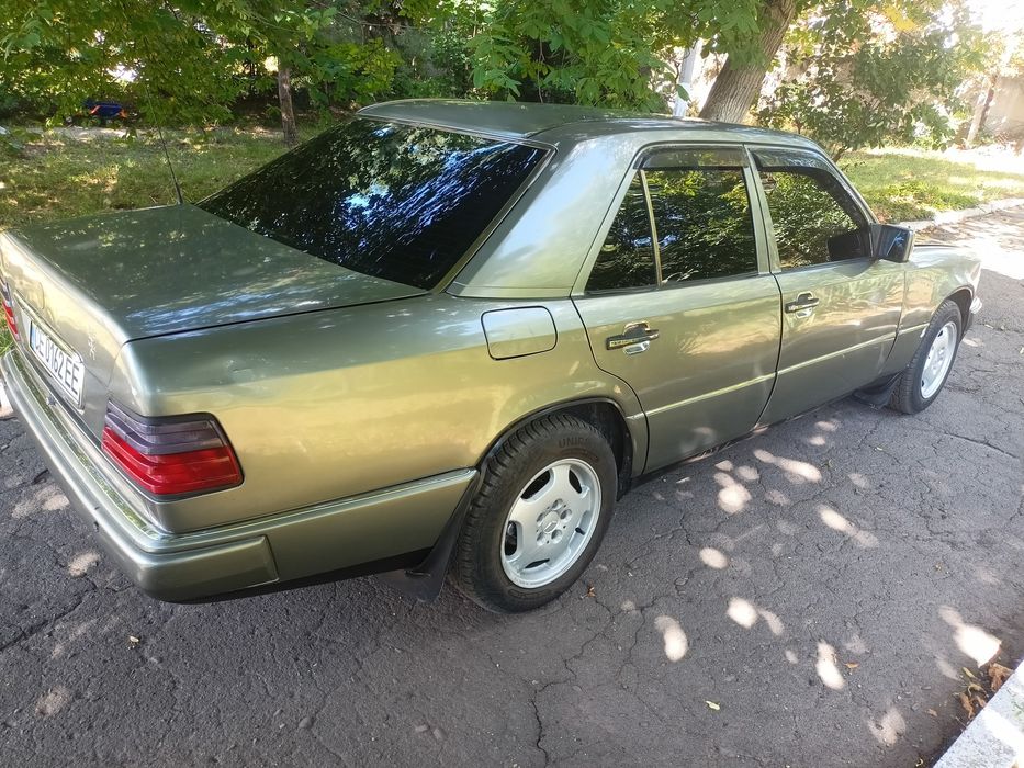 Мерседес 124 1990