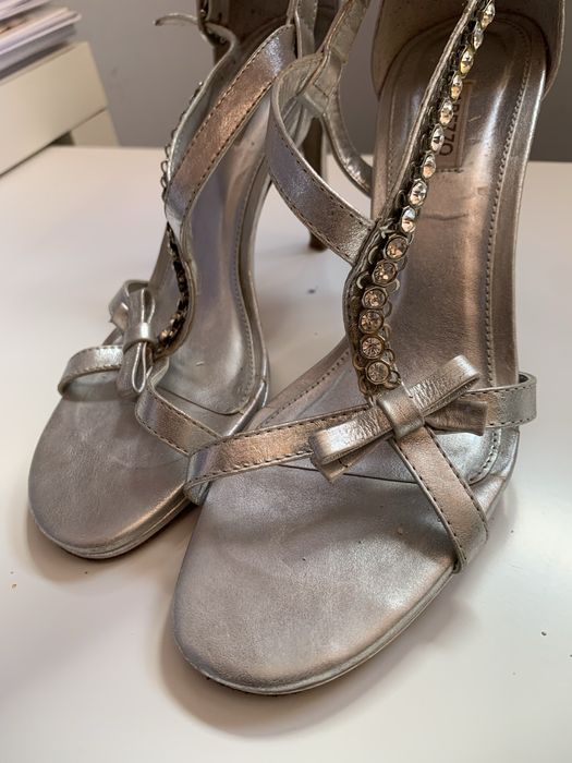 Sandalias Arezzo prata