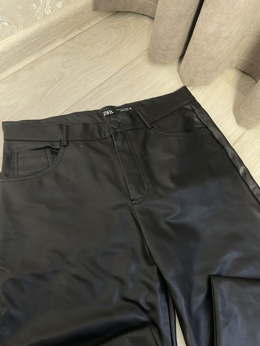Шкіряні штани zara
