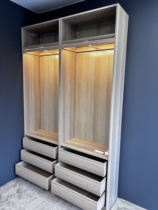 Skręcanie mebli z paczek, montaż mebli