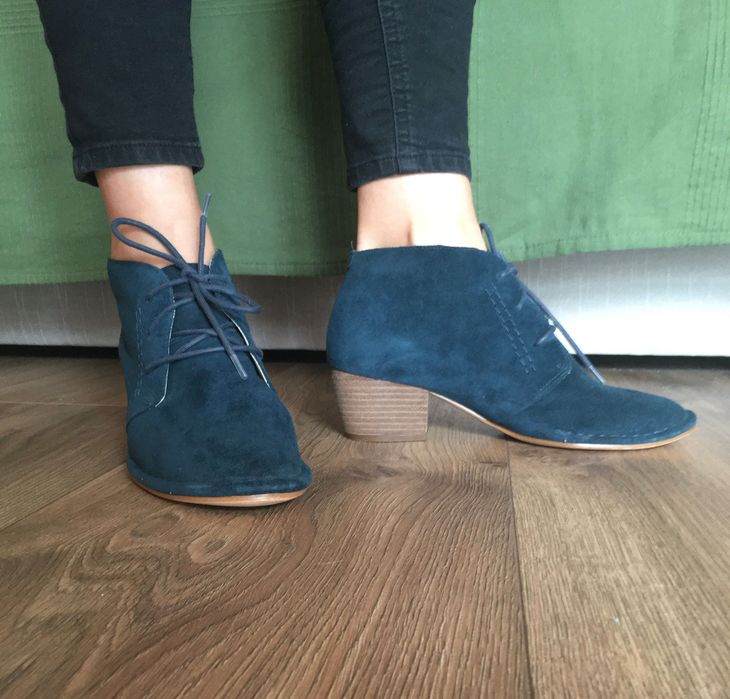 Nowe botki Clarks - turkusowy zamsz- roz.38,5