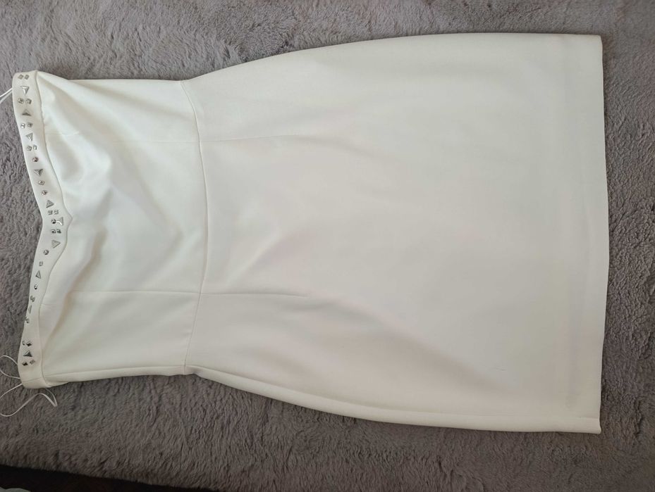 Vestido branco pérola elegante