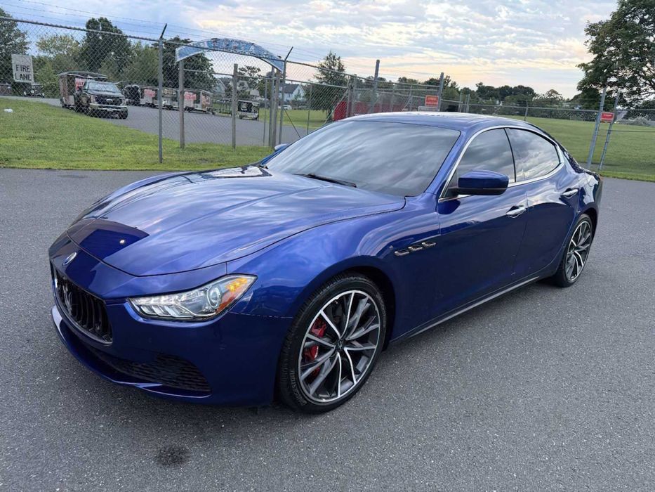 Maserati Ghibli      2019