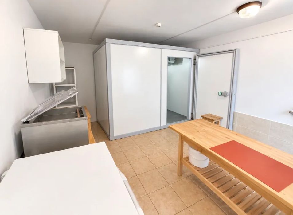 Здам приміщення, 200 м², Підгородне