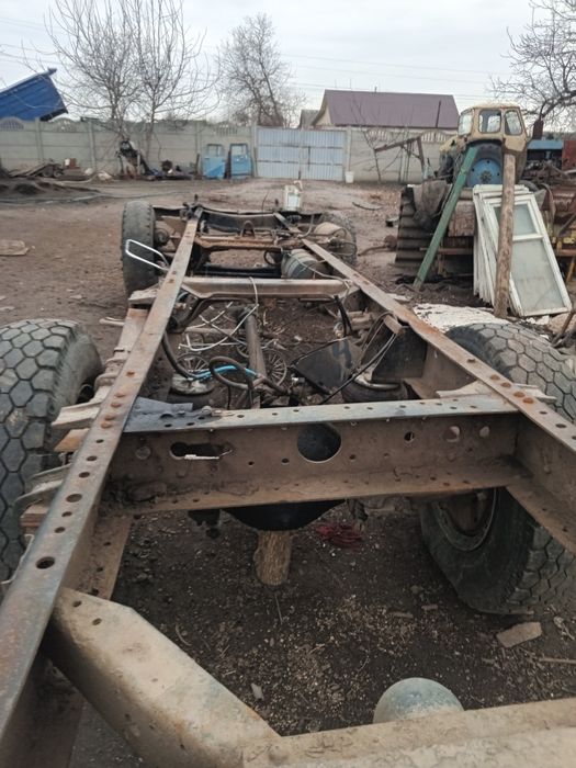 Продам запчастини на Зіл 130