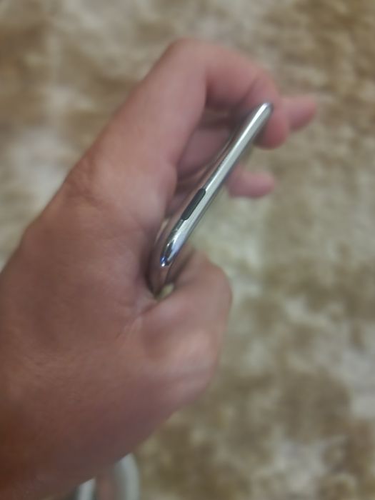iPod Touch 2ª Gen 32GB (A1288) + Cabo – Para Utilizar/Peças / Reparar