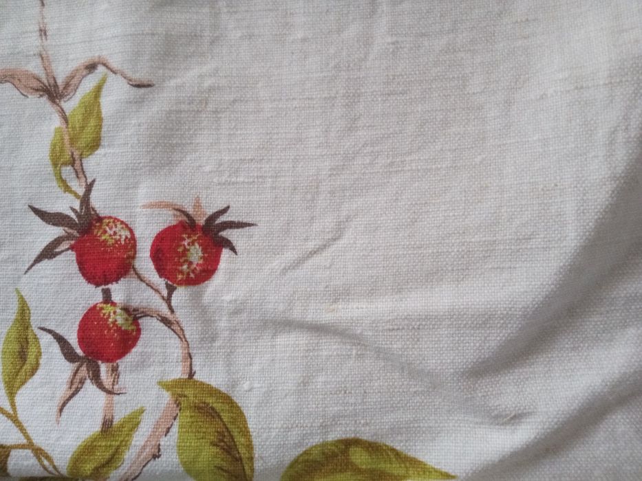 Materiał na obrus z czasów PRL-u