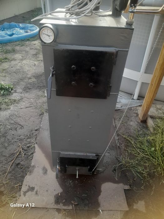 Котёл дровяной
КПД 93%
Стены,колосники, всё с водой. 
Горяч