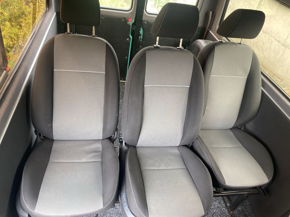 Сидіння в бус майже нові