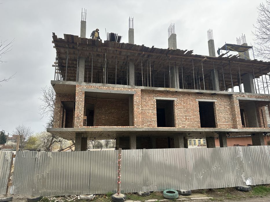 Виконуєм будівельні роботи