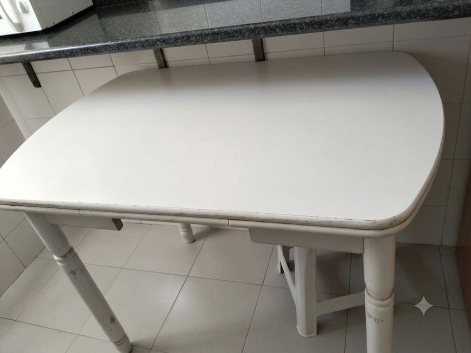 Mesa extensível para desocupar