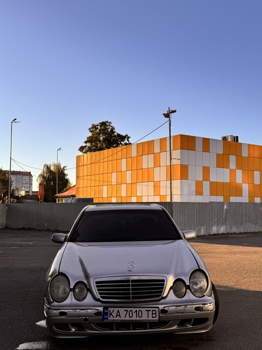 Mercedes 210 2.0benz