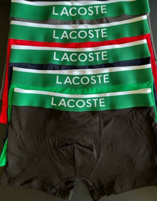 Zestaw 5 męskich bokserek w pudełku prezentowym.