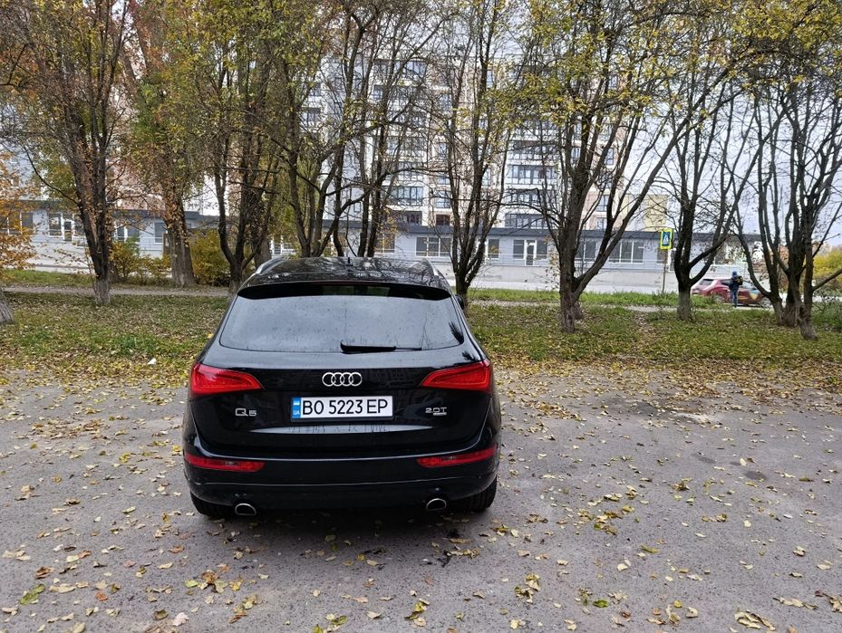 Ауді q5 повністю ціла і обслужена