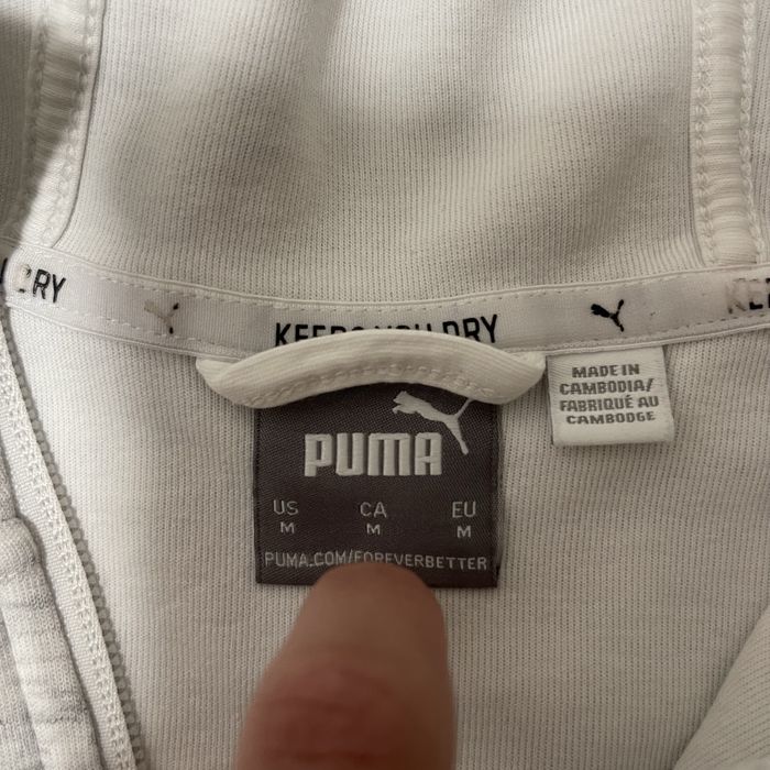Стильна сіра кофта з капюшоном від бренду Puma.