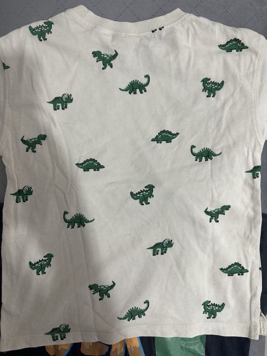 T shirts zara 3-4 anos