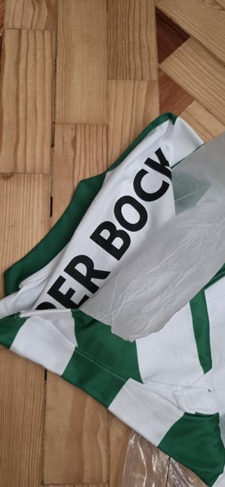 Camisola Sporting 26/27 com publicidade