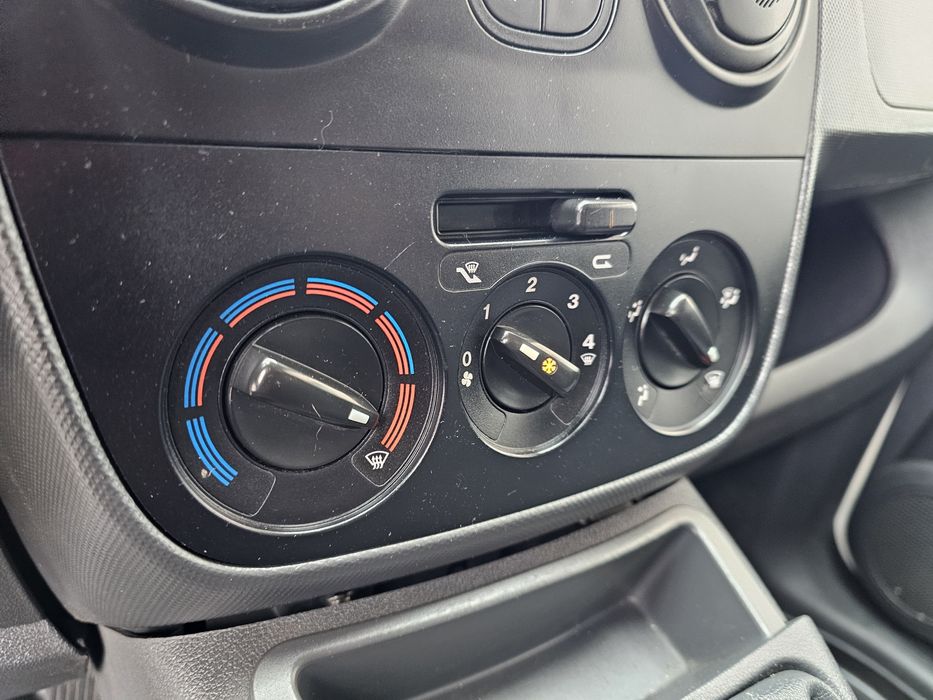 Peugeot Bipper 2009 1.4 Hdi Klimatyzacja