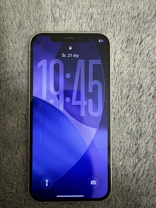 iPhone 12 w kolorze białym