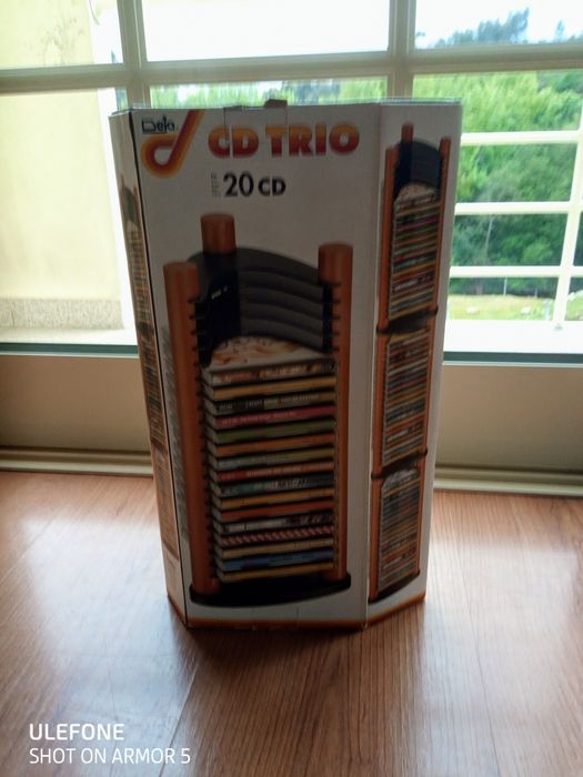 Vendo porta CDs Novo