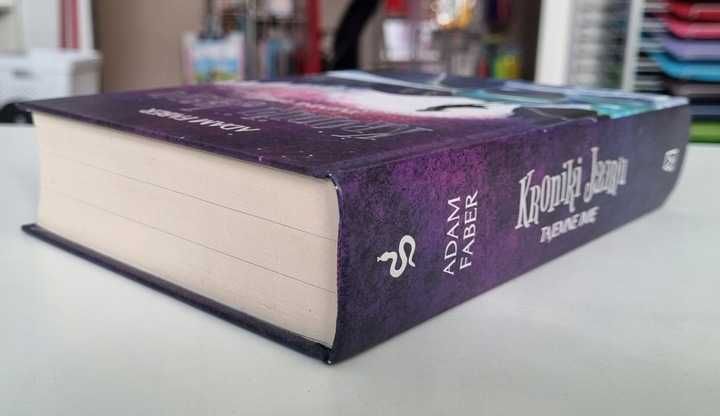 Kroniki Jaaru tom 4. Tajemne imię - FABER ADAM