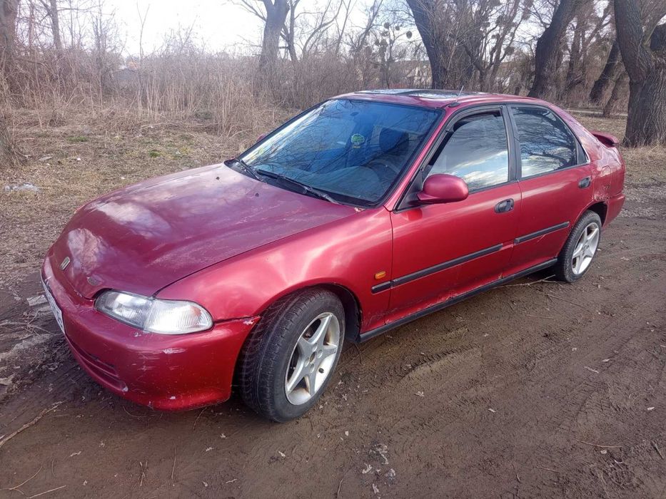 Продам хонду цивік все в приват.