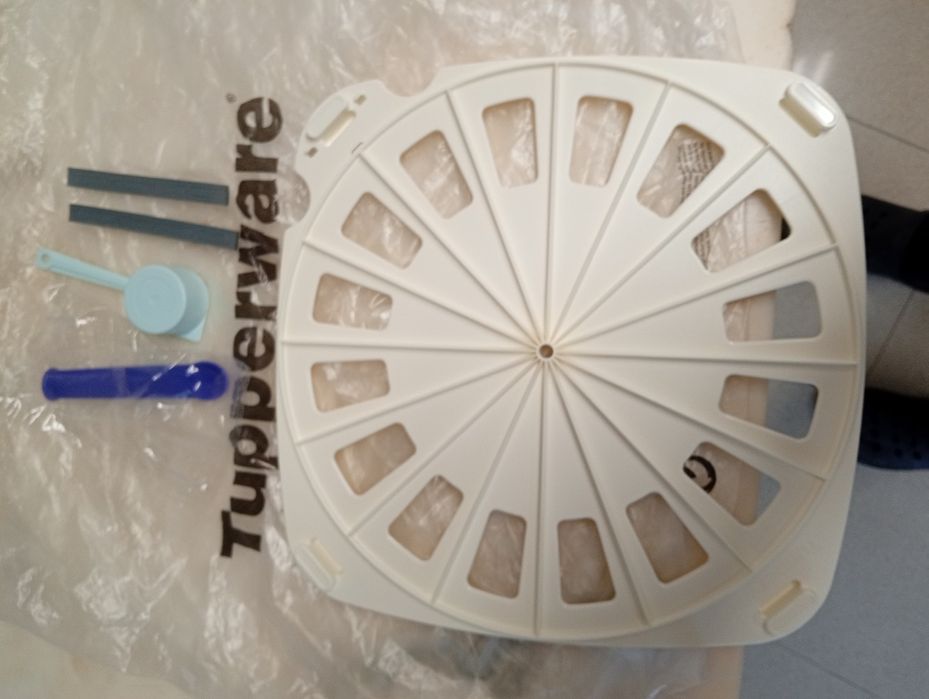 Tabuleiro para croissant  Tupperware