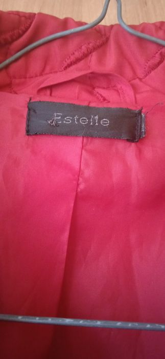 Czerwona kurtka damska jesienna