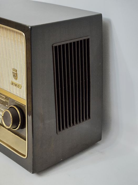 Rádio antigo reparado Grundig