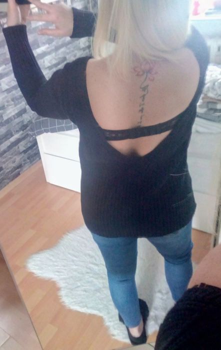 Czarny sweterek Zara