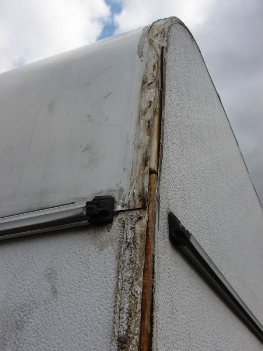 Naprawa i remonty przyczep kempingowych campingowych kamperów camperów