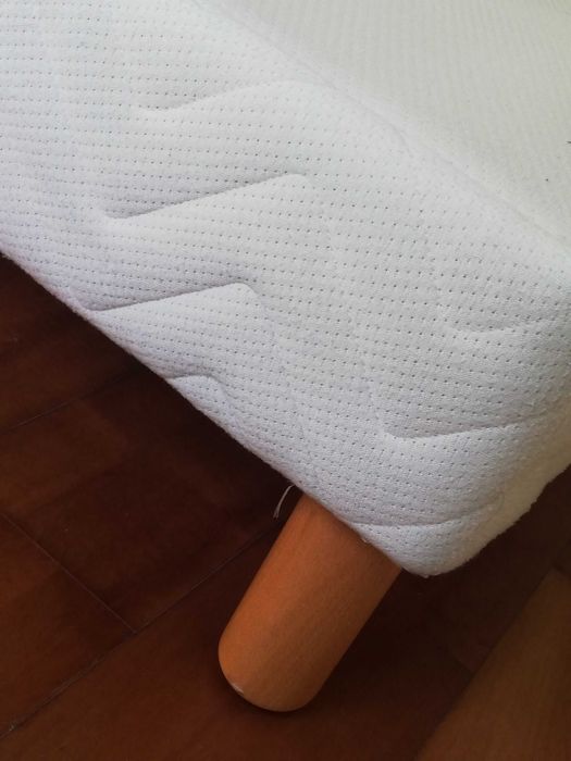 Estrados forrados com colchão (opção par c/ topper)